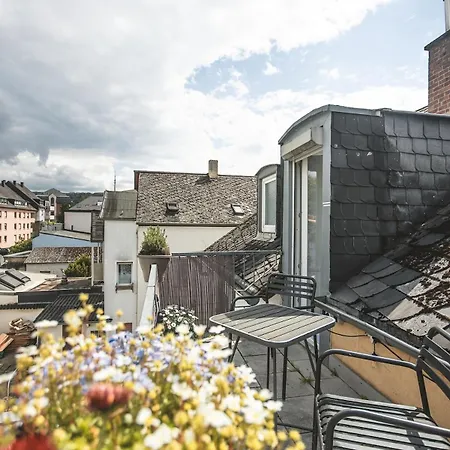 Sam & Karo Boutique * Trewir